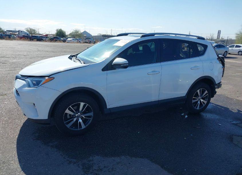 Photo 15 of 2018 Toyota Rav4 ADVENTURE/XLE (VIN 2T3RFREV5JW855403)