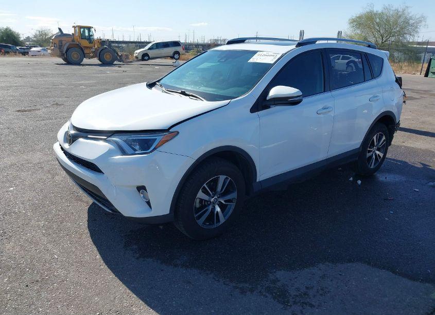 Photo 2 of 2018 Toyota Rav4 ADVENTURE/XLE (VIN 2T3RFREV5JW855403)