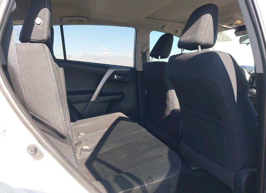 Photo 8 of 2018 Toyota Rav4 ADVENTURE/XLE (VIN 2T3RFREV5JW855403)