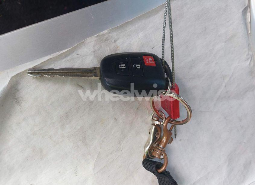 Photo 11 of 2013 Toyota Rav4 XLE (VIN 2T3RFREV6DW030815)