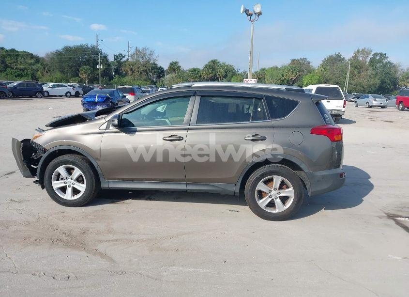 Photo 14 of 2013 Toyota Rav4 XLE (VIN 2T3RFREV6DW030815)