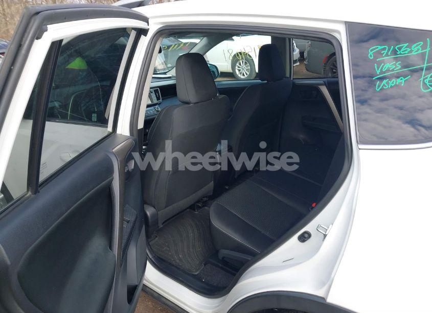 Photo 8 of 2013 Toyota Rav4 XLE (VIN 2T3RFREV6DW106131)