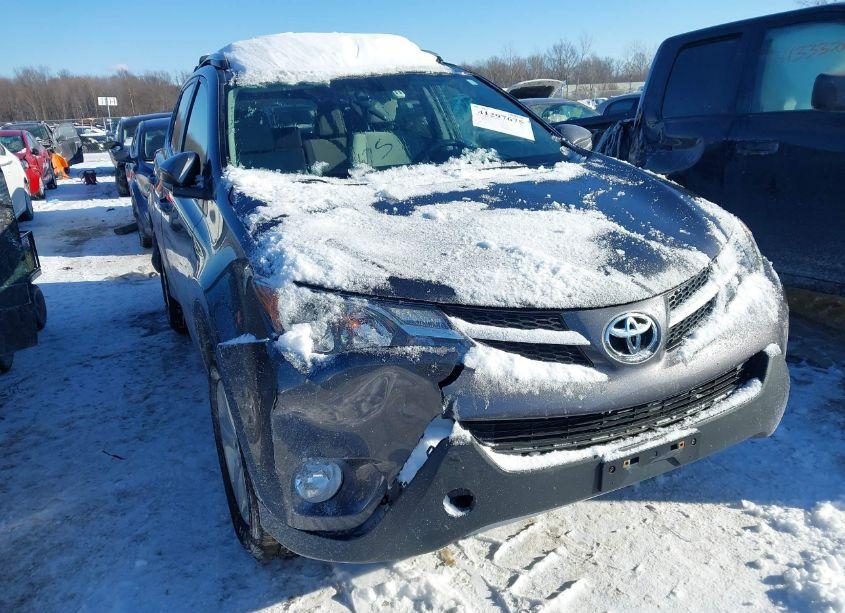 2014 Toyota Rav4 XLE (VIN 2T3RFREV6EW149501) main photo