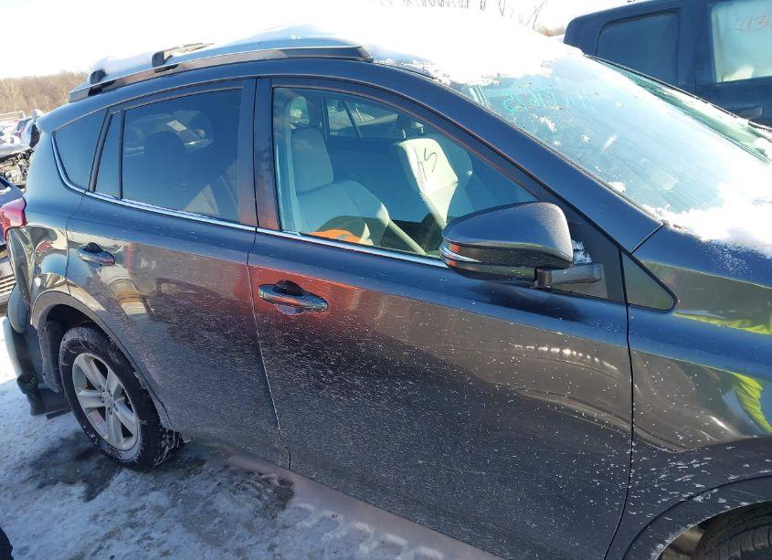 Photo 13 of 2014 Toyota Rav4 XLE (VIN 2T3RFREV6EW149501)