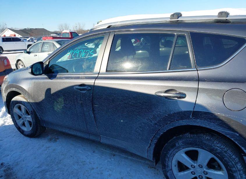 Photo 14 of 2014 Toyota Rav4 XLE (VIN 2T3RFREV6EW149501)