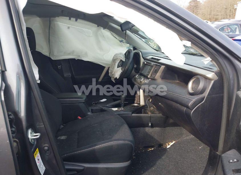 Photo 5 of 2014 Toyota Rav4 XLE (VIN 2T3RFREV6EW156366)