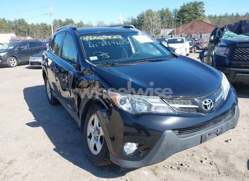 2015 Toyota Rav4 XLE (VIN 2T3RFREV6FW248787) main photo