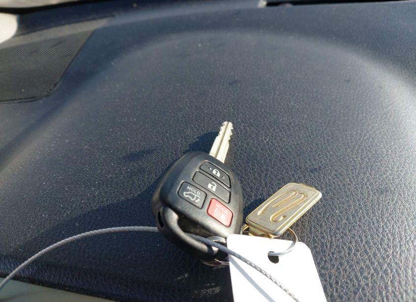 Photo 11 of 2015 Toyota Rav4 XLE (VIN 2T3RFREV6FW268294)