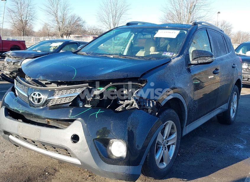 Photo 2 of 2015 Toyota Rav4 XLE (VIN 2T3RFREV6FW307157)