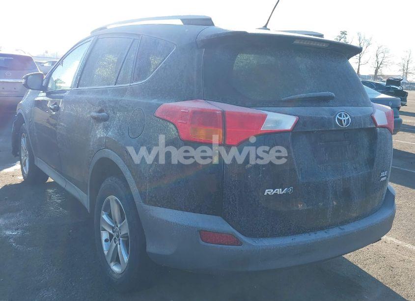 Photo 3 of 2015 Toyota Rav4 XLE (VIN 2T3RFREV6FW307157)