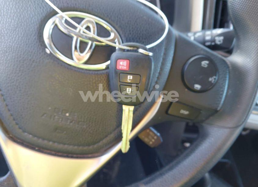 Photo 11 of 2015 Toyota Rav4 XLE (VIN 2T3RFREV6FW373501)