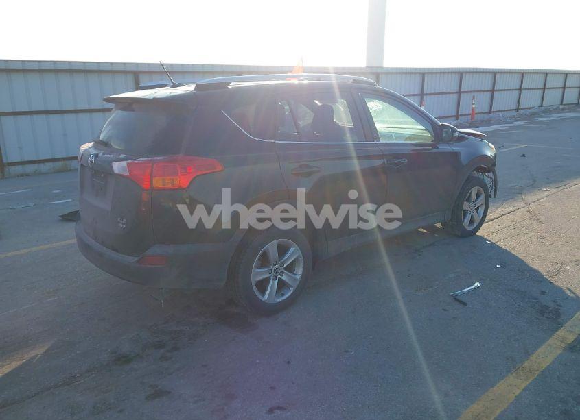 Photo 4 of 2015 Toyota Rav4 XLE (VIN 2T3RFREV6FW373501)