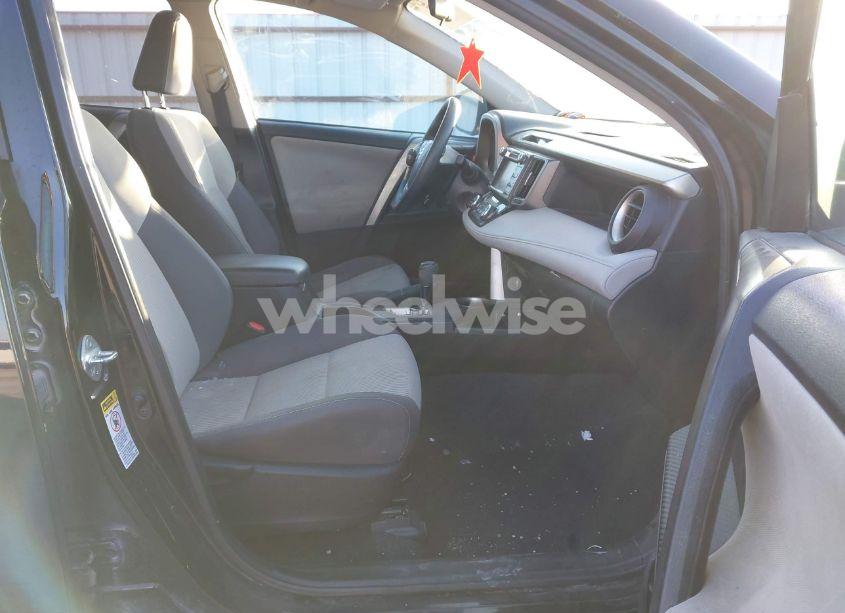 Photo 5 of 2015 Toyota Rav4 XLE (VIN 2T3RFREV6FW373501)