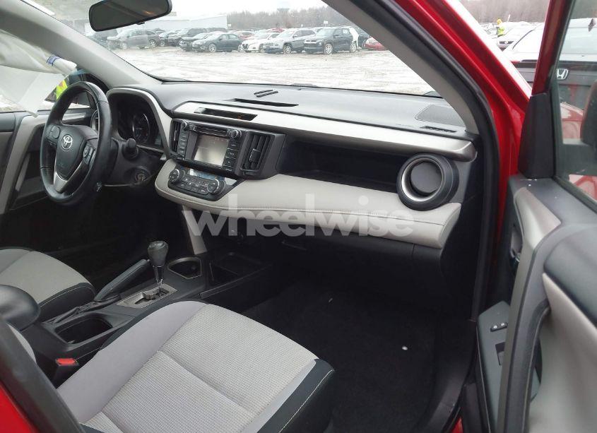 Photo 5 of 2016 Toyota Rav4 XLE (VIN 2T3RFREV6GW453186)