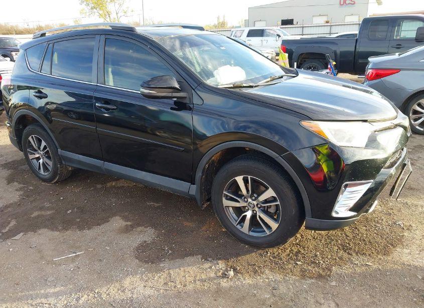 2017 Toyota Rav4 XLE (VIN 2T3RFREV6HW614539) main photo