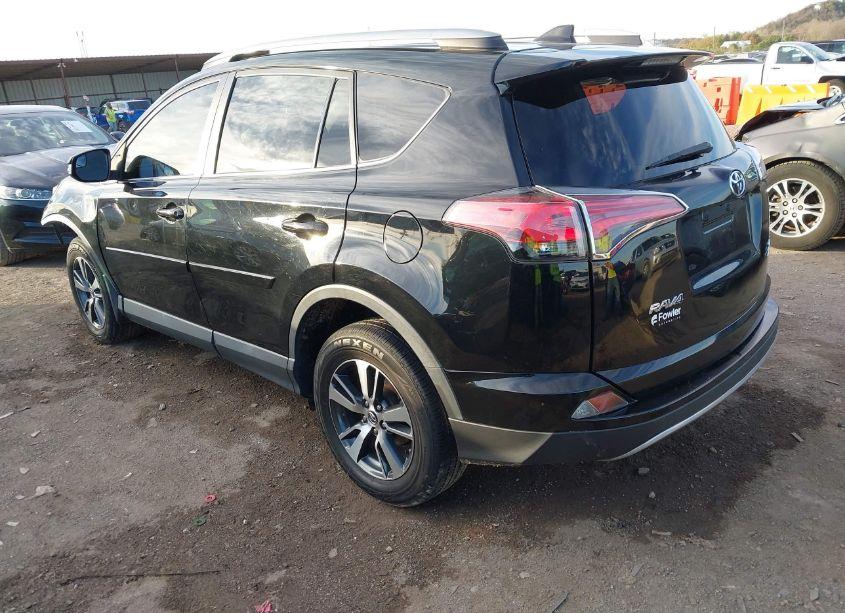 Photo 3 of 2017 Toyota Rav4 XLE (VIN 2T3RFREV6HW614539)