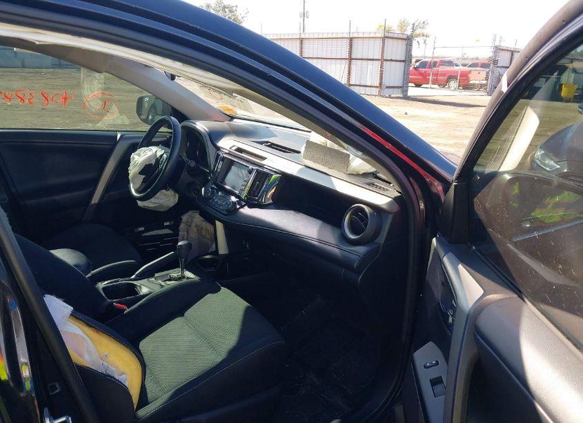 Photo 5 of 2017 Toyota Rav4 XLE (VIN 2T3RFREV6HW614539)