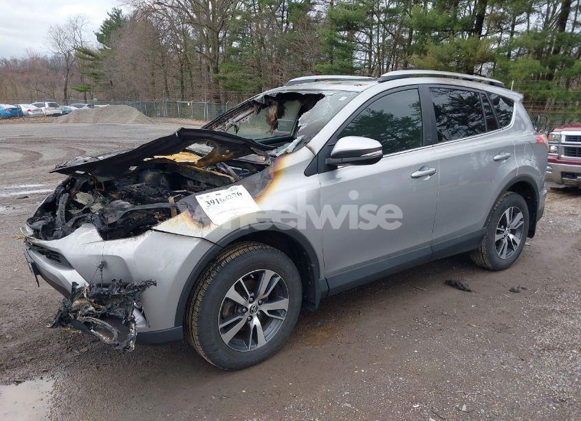 Photo 2 of 2017 Toyota Rav4 XLE (VIN 2T3RFREV6HW655818)