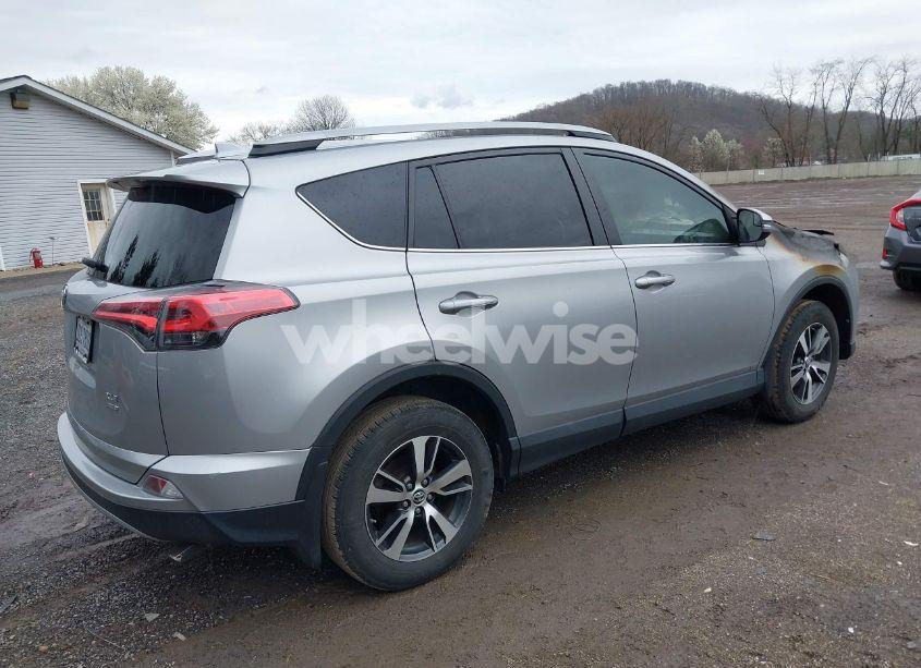Photo 4 of 2017 Toyota Rav4 XLE (VIN 2T3RFREV6HW655818)