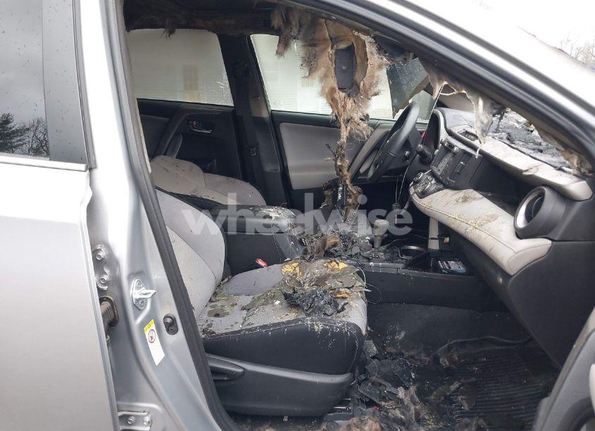 Photo 5 of 2017 Toyota Rav4 XLE (VIN 2T3RFREV6HW655818)