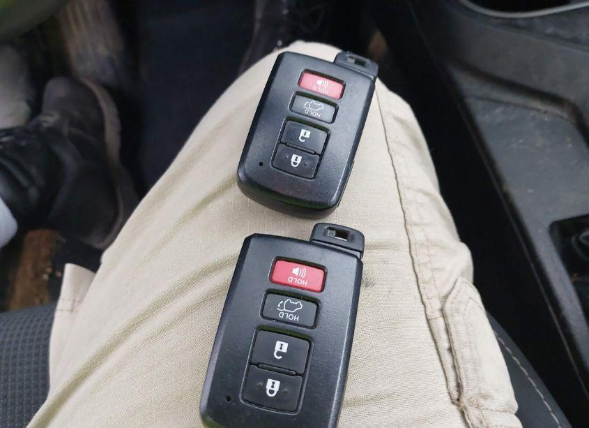 Photo 11 of 2018 Toyota Rav4 XLE (VIN 2T3RFREV6JW839677)