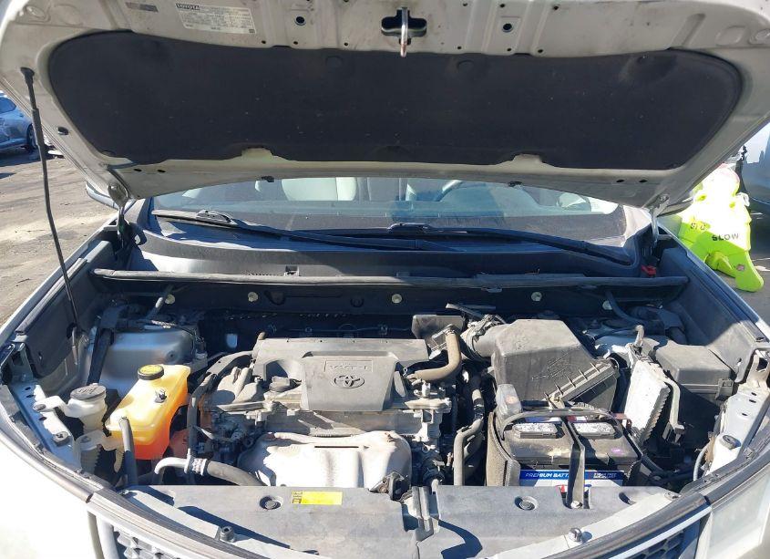 Photo 10 of 2013 Toyota Rav4 XLE (VIN 2T3RFREV7DW031083)