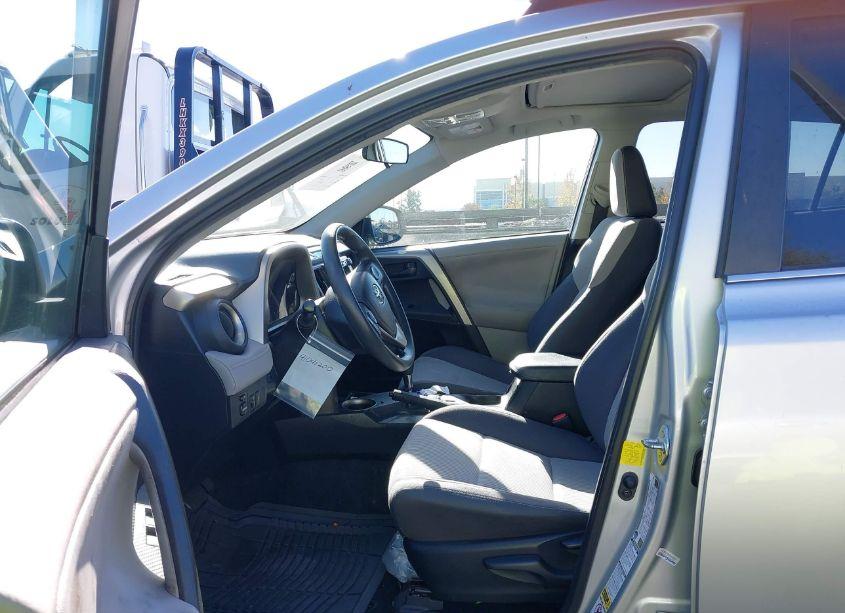 Photo 5 of 2013 Toyota Rav4 XLE (VIN 2T3RFREV7DW031083)