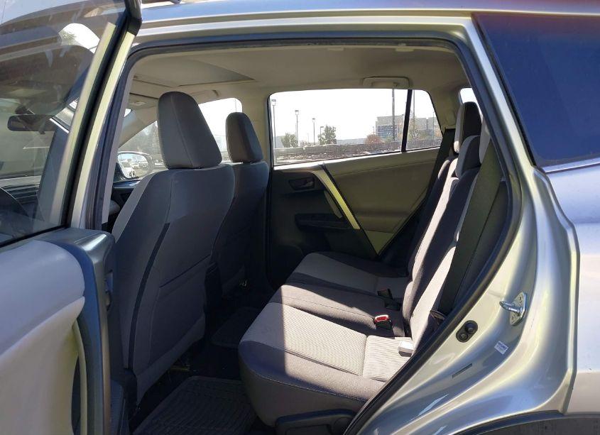 Photo 8 of 2013 Toyota Rav4 XLE (VIN 2T3RFREV7DW031083)