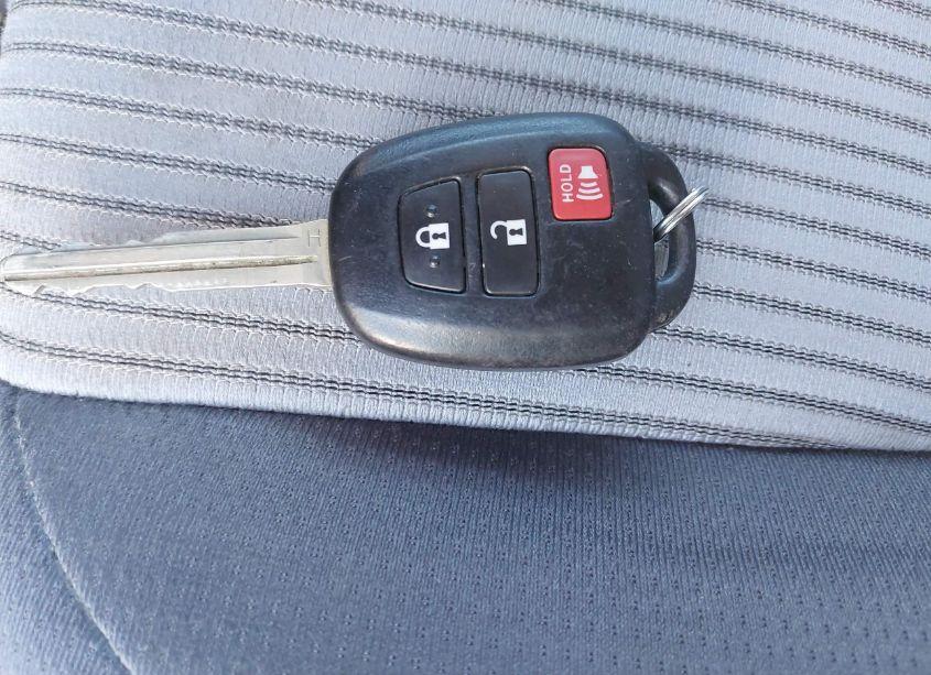 Photo 11 of 2013 Toyota Rav4 XLE (VIN 2T3RFREV7DW054704)