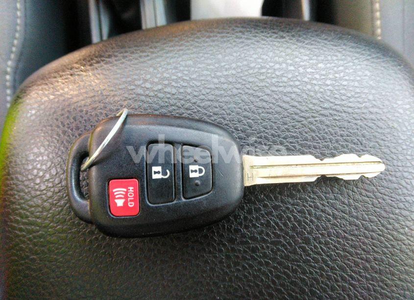 Photo 11 of 2013 Toyota Rav4 XLE (VIN 2T3RFREV7DW113914)