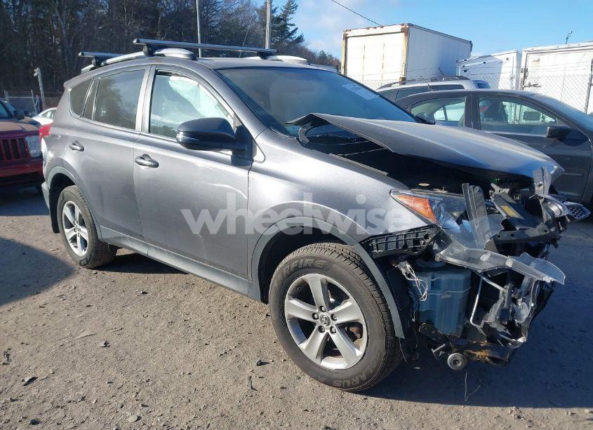 2015 Toyota Rav4 XLE (VIN 2T3RFREV7FW259989) main photo