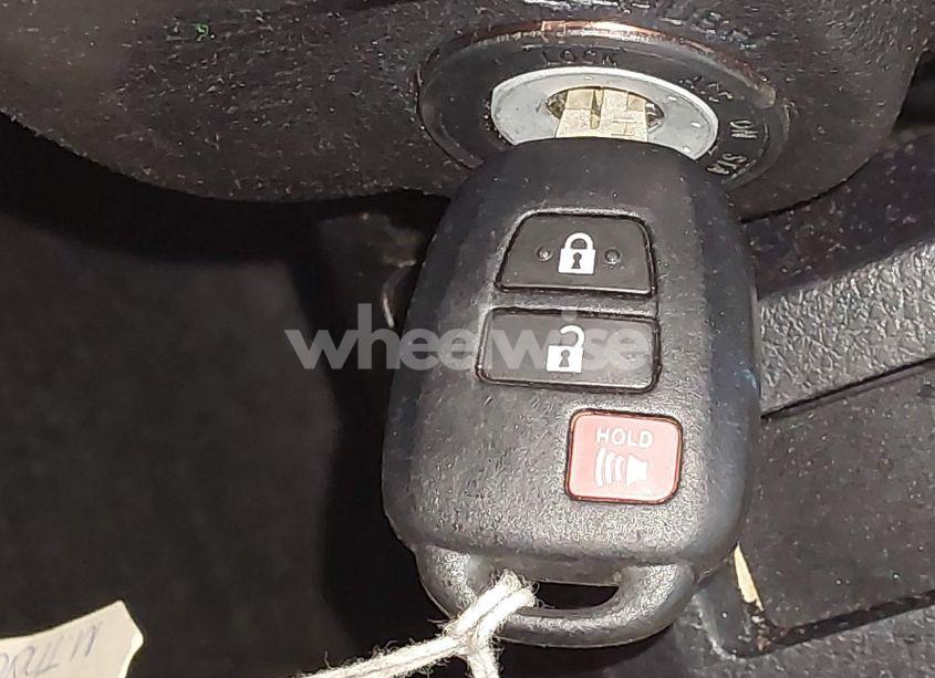 Photo 11 of 2015 Toyota Rav4 XLE (VIN 2T3RFREV7FW316742)