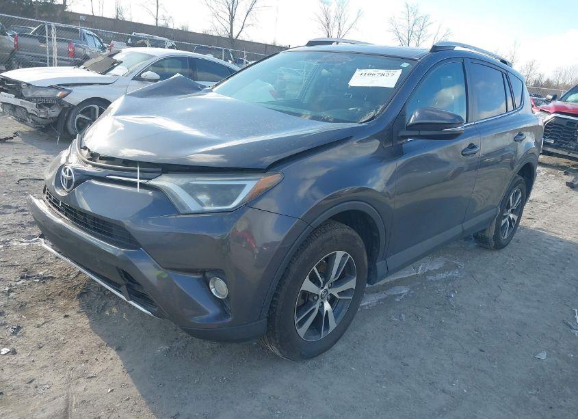 Photo 2 of 2016 Toyota Rav4 XLE (VIN 2T3RFREV7GW416244)