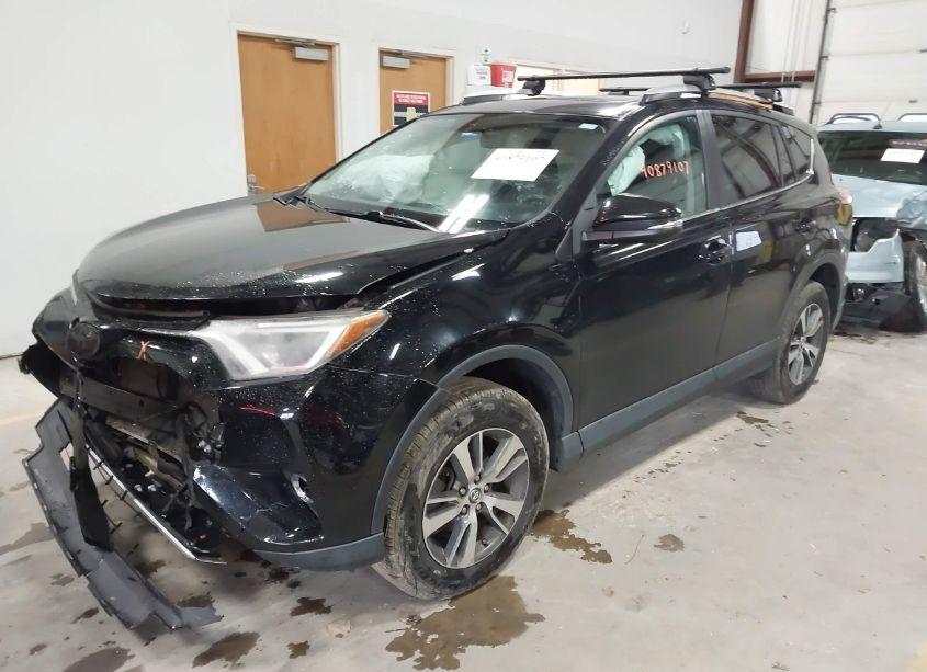 Photo 2 of 2016 Toyota Rav4 XLE (VIN 2T3RFREV7GW433206)