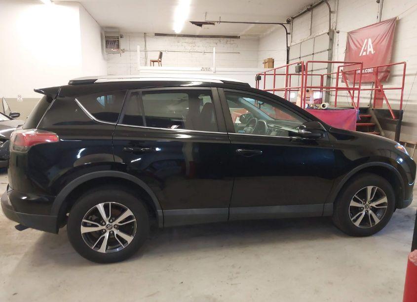 Photo 13 of 2016 Toyota Rav4 XLE (VIN 2T3RFREV7GW447185)