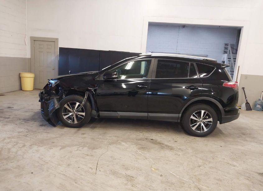 Photo 14 of 2016 Toyota Rav4 XLE (VIN 2T3RFREV7GW447185)