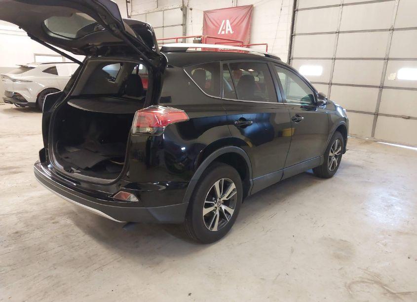 Photo 4 of 2016 Toyota Rav4 XLE (VIN 2T3RFREV7GW447185)
