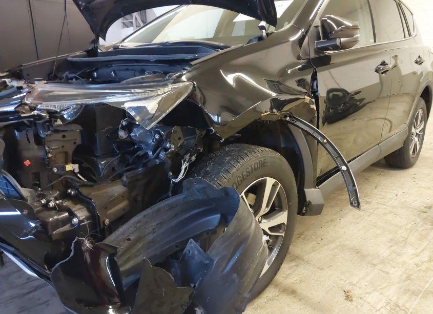 Photo 6 of 2016 Toyota Rav4 XLE (VIN 2T3RFREV7GW447185)