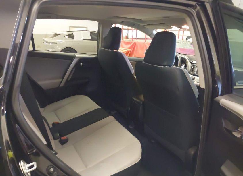Photo 8 of 2016 Toyota Rav4 XLE (VIN 2T3RFREV7GW447185)