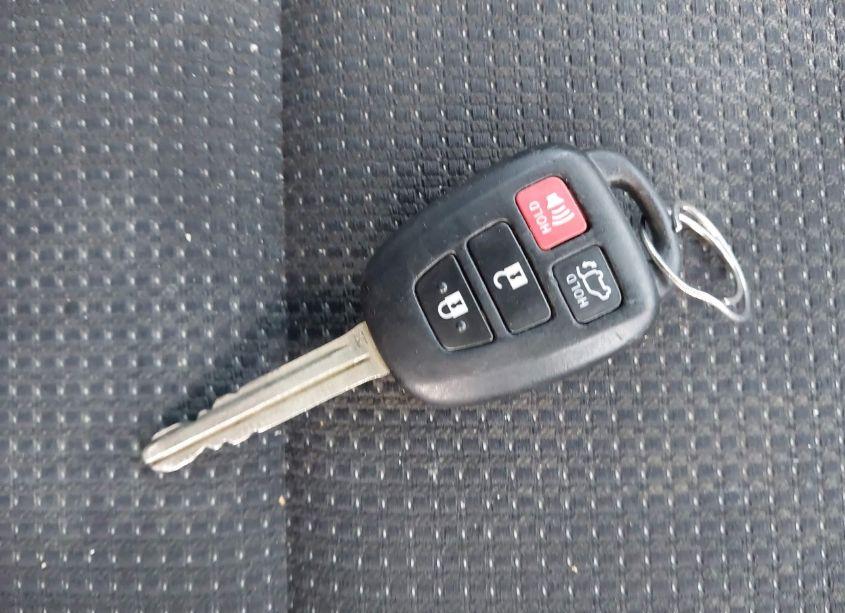 Photo 11 of 2016 Toyota Rav4 XLE (VIN 2T3RFREV7GW450958)