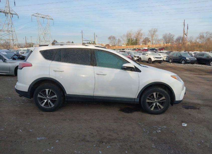 Photo 13 of 2016 Toyota Rav4 XLE (VIN 2T3RFREV7GW450958)