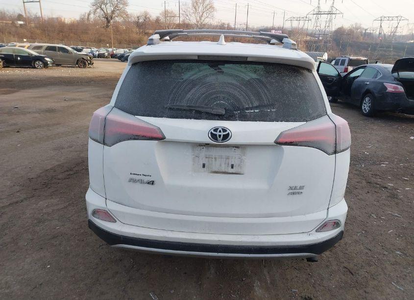 Photo 16 of 2016 Toyota Rav4 XLE (VIN 2T3RFREV7GW450958)