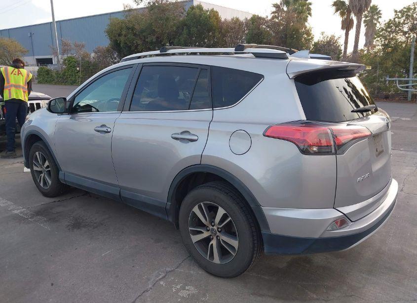 Photo 3 of 2016 Toyota Rav4 XLE (VIN 2T3RFREV7GW476878)