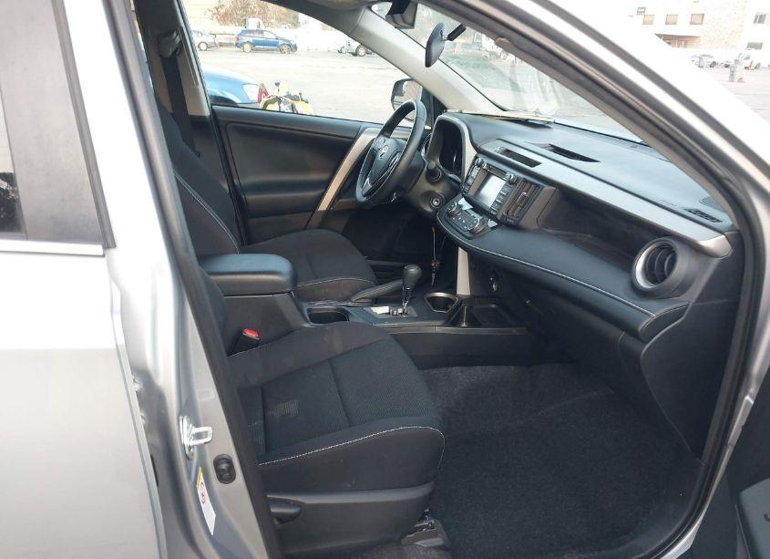 Photo 5 of 2016 Toyota Rav4 XLE (VIN 2T3RFREV7GW476878)