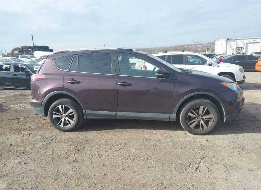 Photo 13 of 2016 Toyota Rav4 XLE (VIN 2T3RFREV7GW480574)