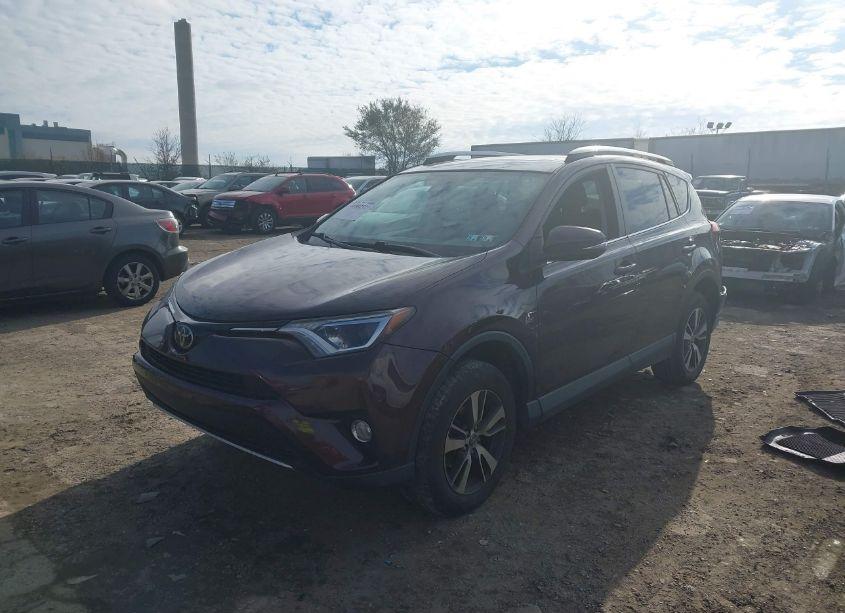 Photo 2 of 2016 Toyota Rav4 XLE (VIN 2T3RFREV7GW480574)
