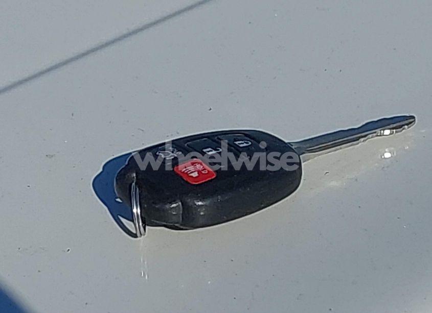 Photo 11 of 2017 Toyota Rav4 XLE (VIN 2T3RFREV7HW553119)