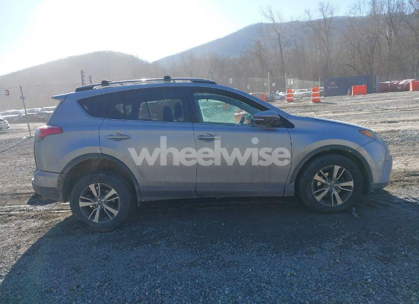 Photo 13 of 2017 Toyota Rav4 XLE (VIN 2T3RFREV7HW553671)