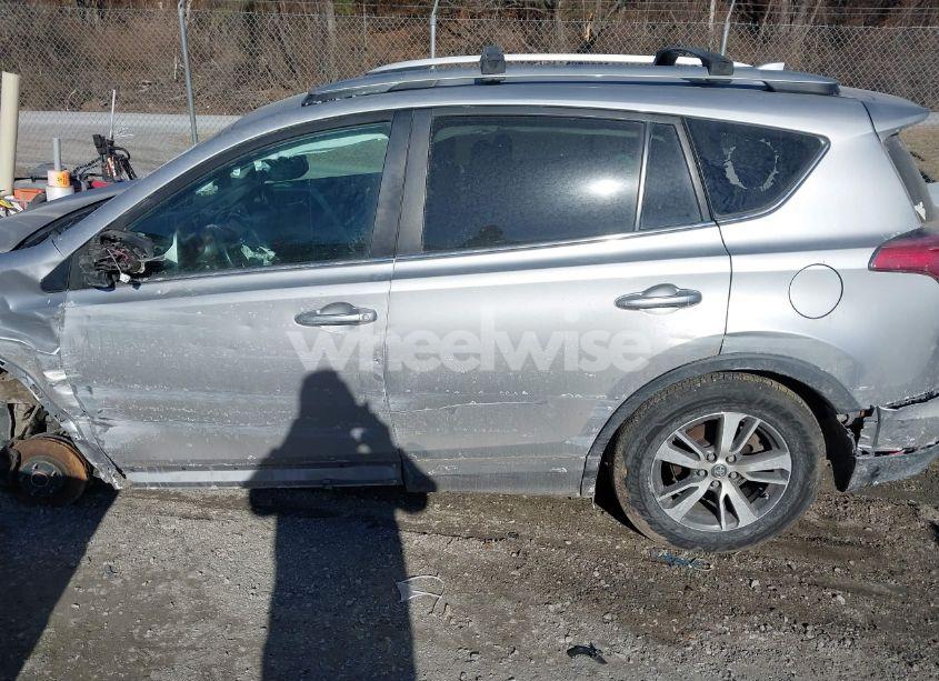 Photo 18 of 2017 Toyota Rav4 XLE (VIN 2T3RFREV7HW553671)