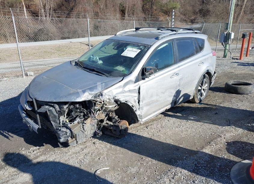 Photo 2 of 2017 Toyota Rav4 XLE (VIN 2T3RFREV7HW553671)